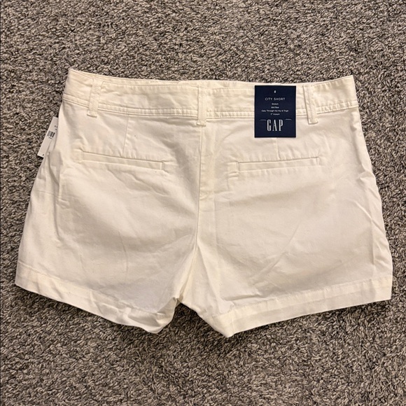 GAP Shorts - Picture 4 of 5